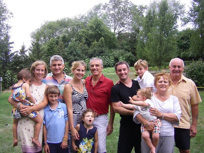 Sandy & Stan Zalonski and family August 6 2011.jpg